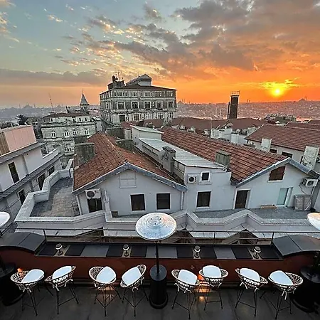 Ruz Hotel